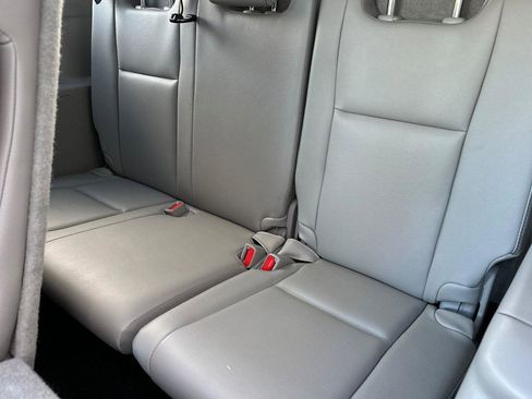 Used 2018 Toyota Highlander Limited image 15