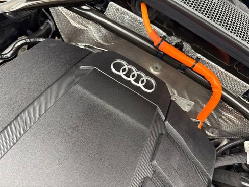 Used 2023 Audi Q5 e Premium Plus AWD/4WD image 32