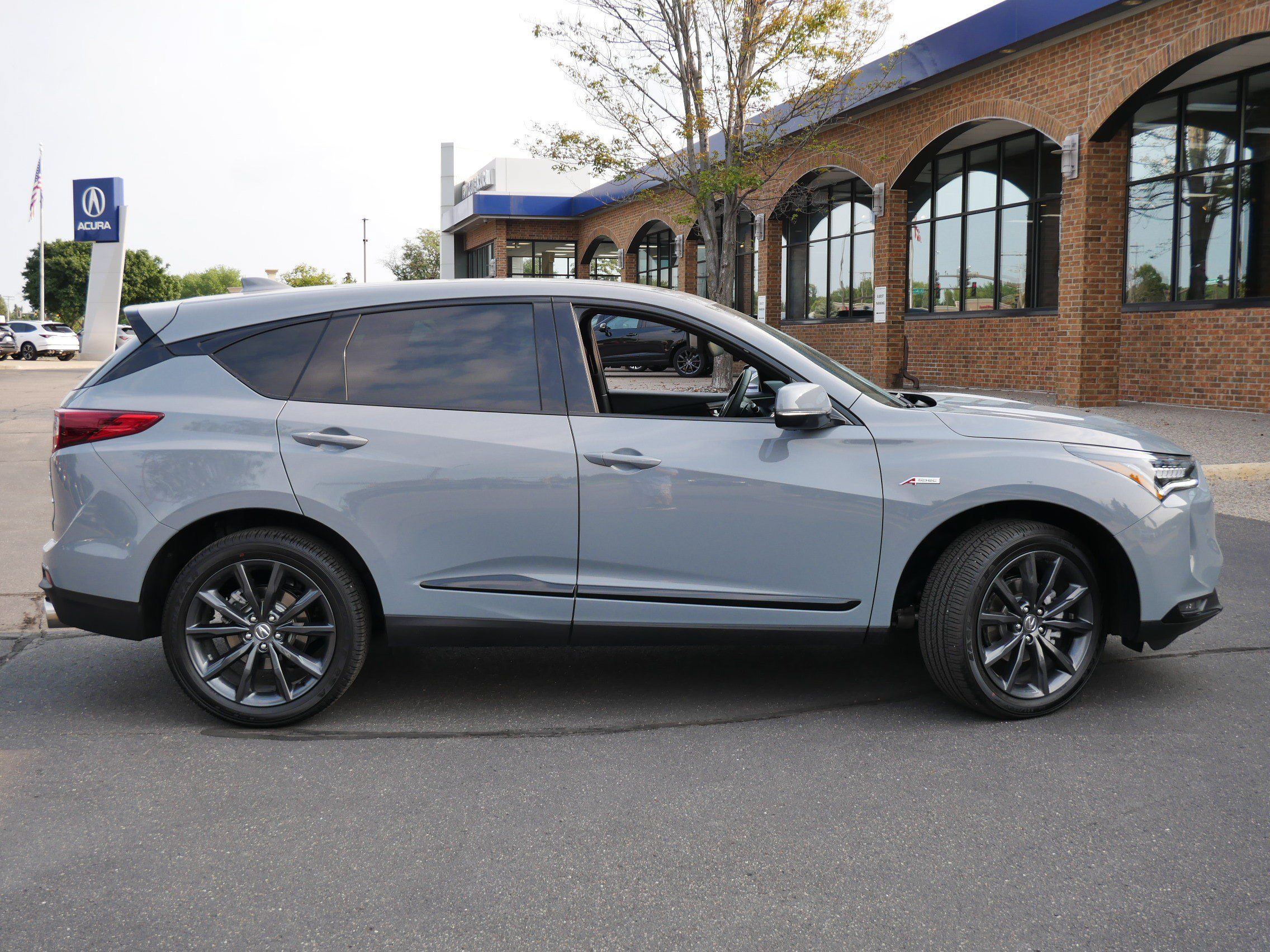 Certified 2026 Acura RDX w/ Advance Package AWD/4WD image 2