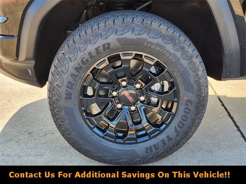 New 2026 GMC Canyon Elevation w/ Convenience Package image 7