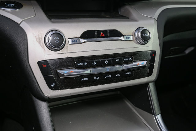 Used 2023 Ford Explorer XLT w/ Equipment Group 202A AWD/4WD image 26