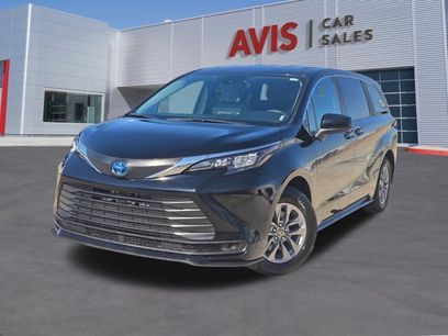 Used 2025 Toyota Sienna LE