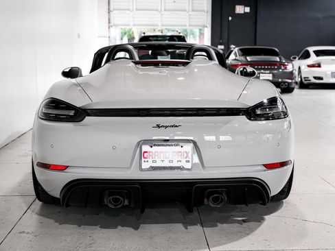 Used 2022 Porsche 718 Boxster Spyder RWD image 4