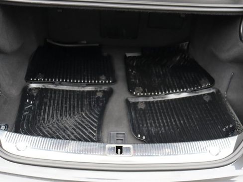 Used 2015 Audi A8 4.0T w/ Luxury Package image 31
