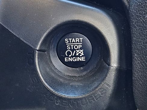 Used 2021 Jeep Renegade Limited w/ Sun & Sound Group image 23