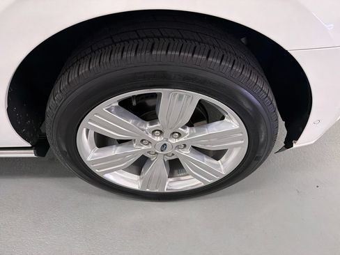 Used 2024 Ford Expedition Platinum RWD image 5