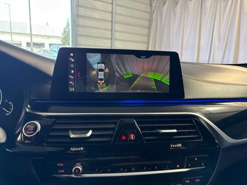 Used 2019 BMW M550i xDrive AWD/4WD image 32