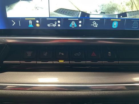 Used 2024 Chevrolet Silverado 2500 High Country image 28