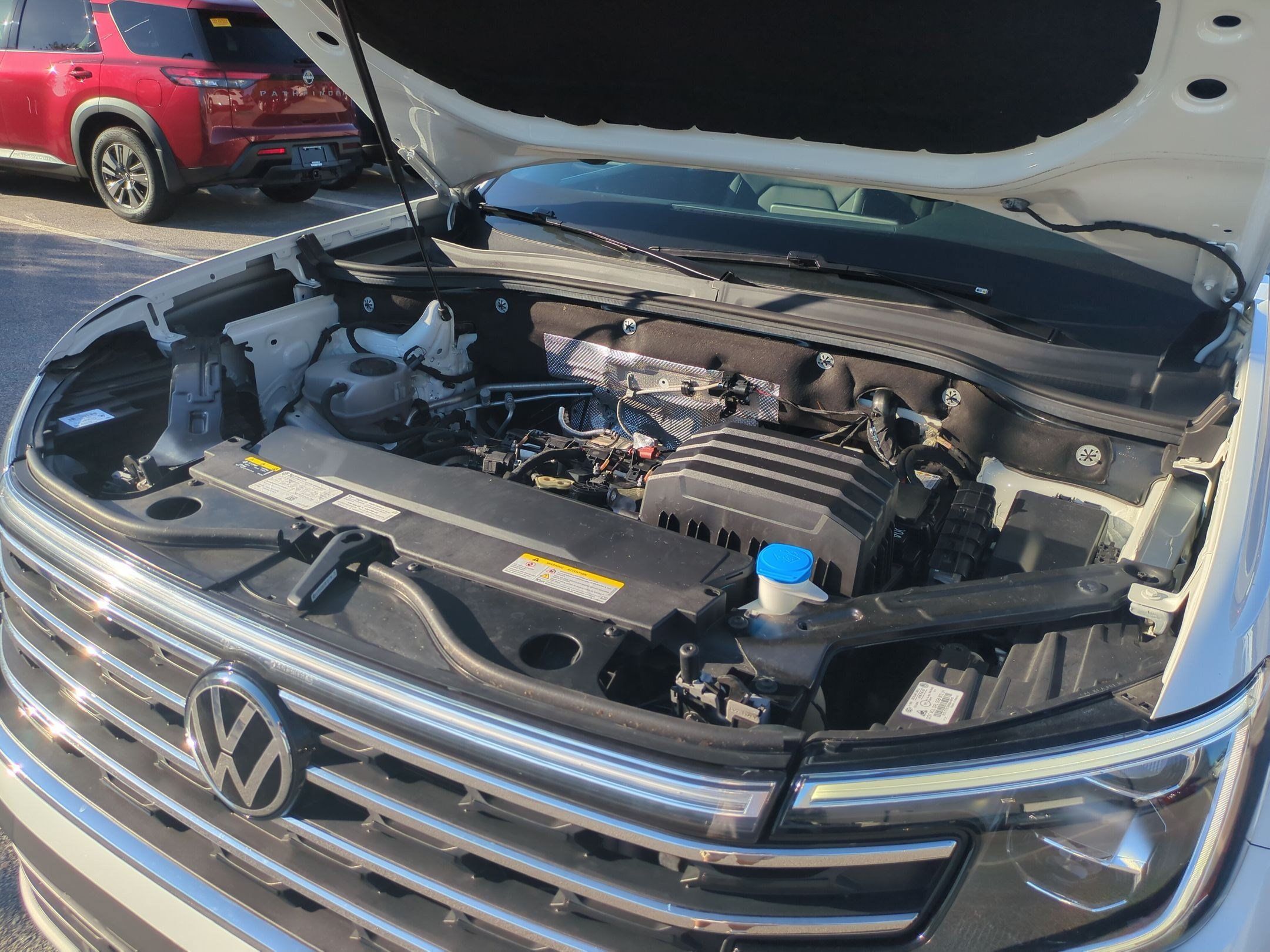 Used 2025 Volkswagen Atlas SE FWD image 32