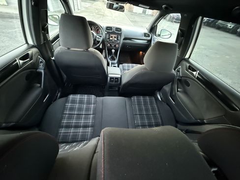 Used 2011 Volkswagen GTI 4-Door image 17