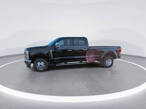 Used 2024 Ford F350 Lariat w/ Chrome Package image 4