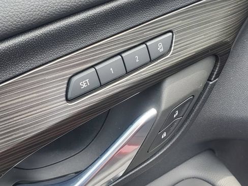 Used 2023 GMC Terrain SLT AWD/4WD image 15