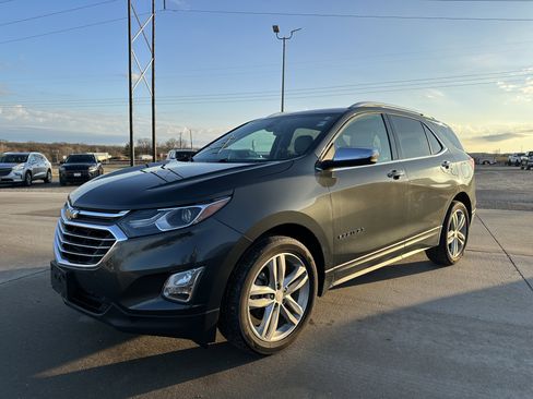 Used 2019 Chevrolet Equinox Premier image 3