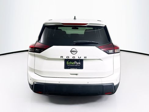 Used 2024 Nissan Rogue S FWD image 7