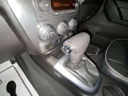 Used 2010 HUMMER H3T Luxury w/ Appearance Package image 18