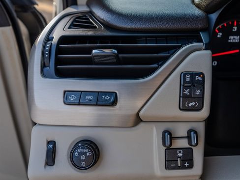 Used 2015 GMC Yukon XL Denali w/ Premium Package image 18