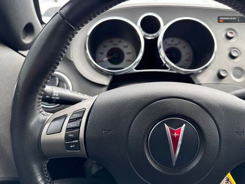 Used 2007 Pontiac Solstice Convertible w/ Premium Package RWD image 24