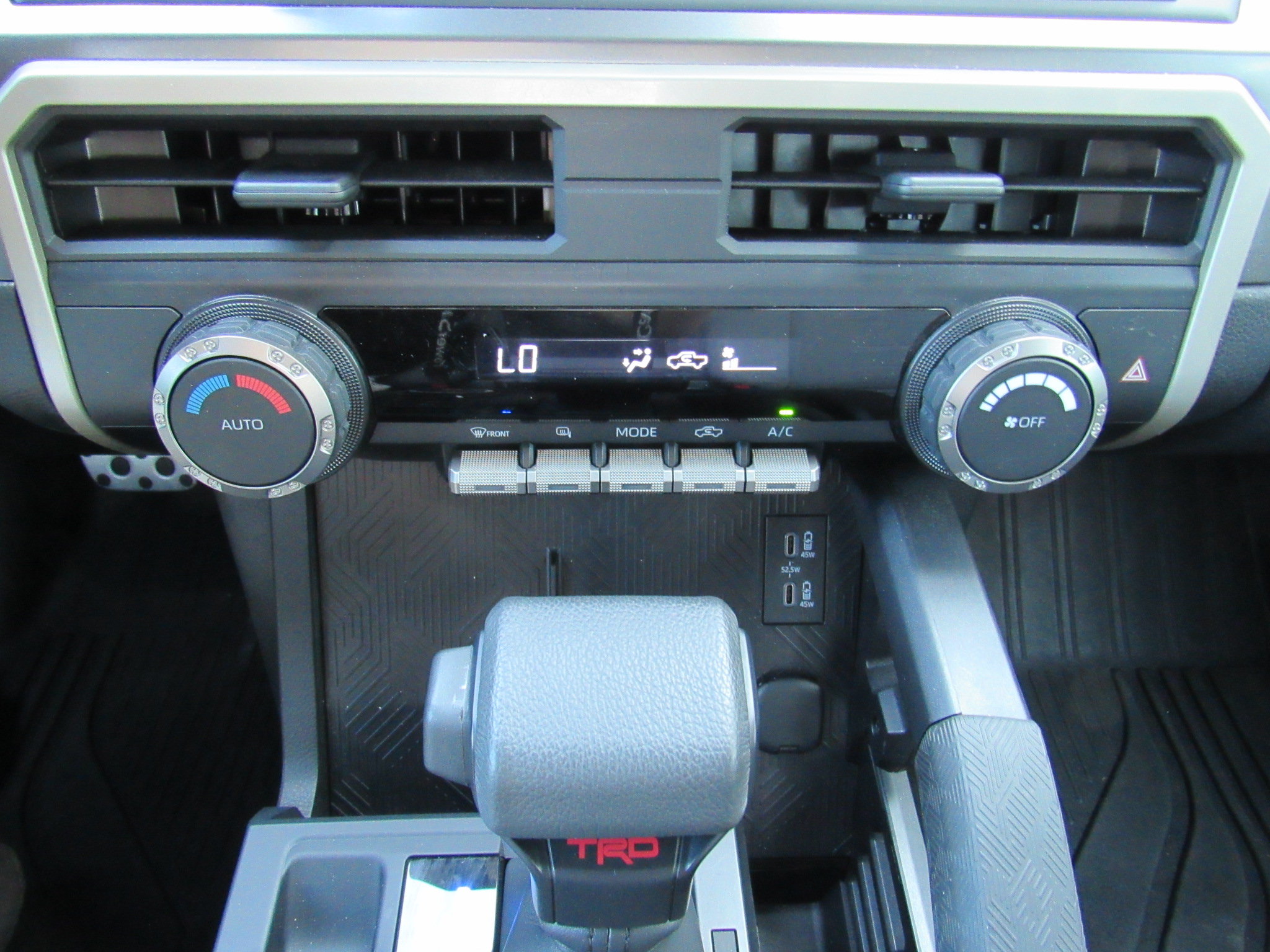 Used 2025 Toyota Tacoma TRD Sport w/ Blackout Package (GST) AWD/4WD image 23