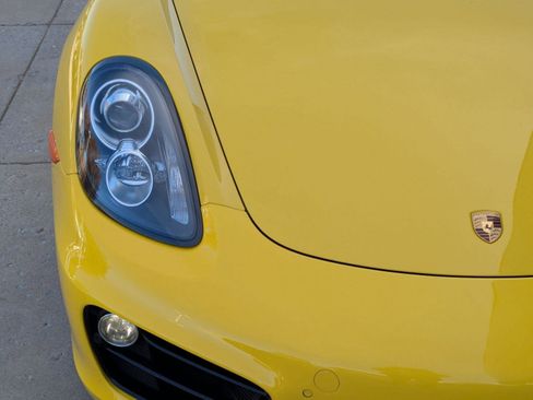 Used 2016 Porsche Cayman image 12