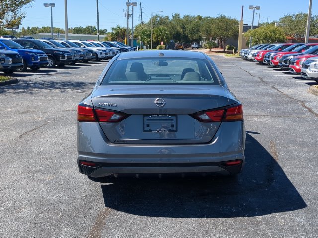 Used 2025 Nissan Altima 2.5 SV FWD image 7