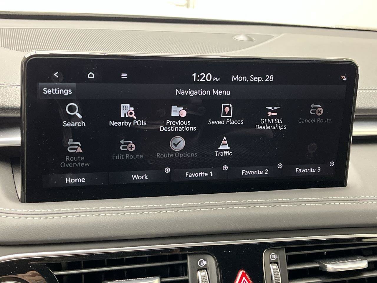Used 2023 Genesis G70 2.0T AWD/4WD image 5