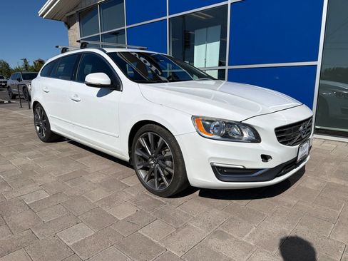 Used 2017 Volvo V60 T5 Cross Country w/ Convenience Package AWD/4WD image 2