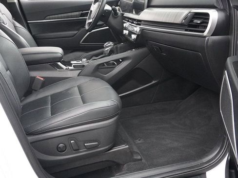 Used 2023 Kia Telluride EX w/ EX Captain's Chair Package image 26