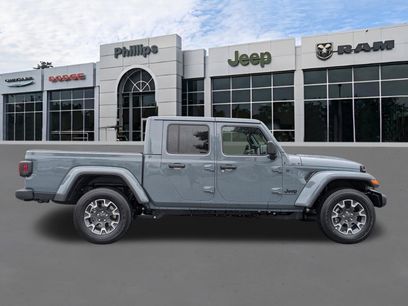 New 2026 Jeep Gladiator Sport