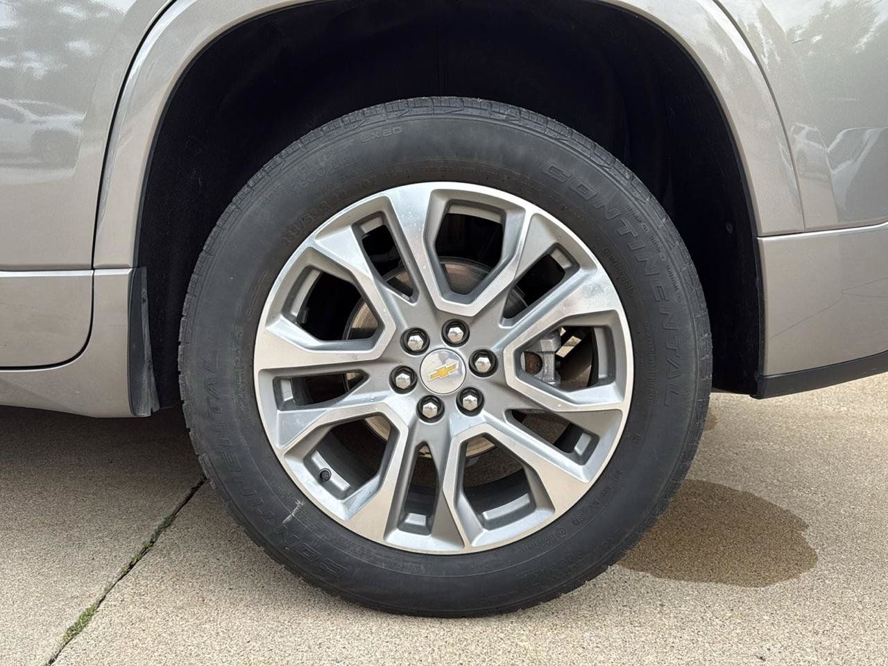 Used 2019 Chevrolet Traverse Premier FWD image 27