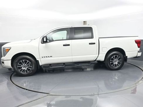 Used 2024 Nissan Titan SV w/ SV Convenience Package AWD/4WD image 4