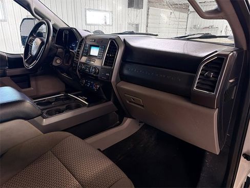 Used 2017 Ford F250 XLT w/ XLT Value Package image 12