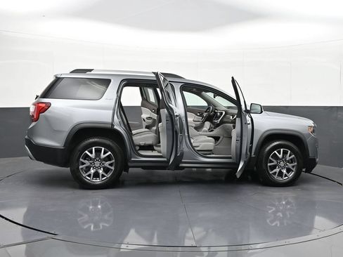 Used 2023 GMC Acadia SLT AWD/4WD image 40