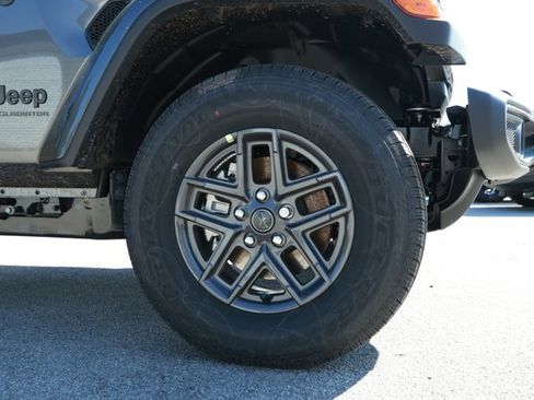 New 2026 Jeep Gladiator Sport image 5