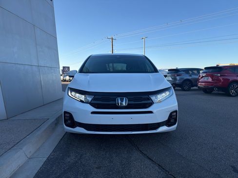 Used 2025 Honda Odyssey Elite image 4