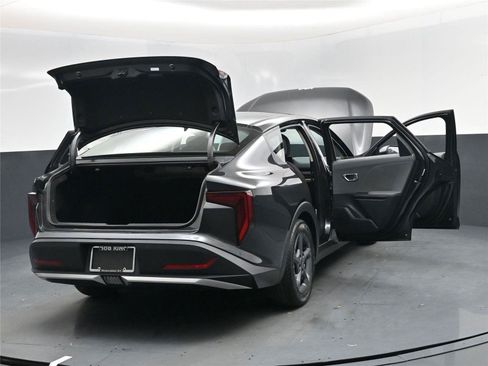 New 2025 Kia K4 LXS image 19