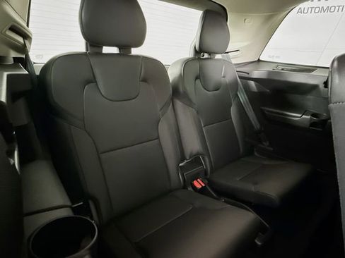 Used 2018 Volvo XC90 T6 Momentum w/ Convenience Package image 28