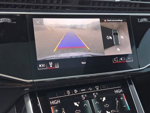 Used 2021 Audi Q7 3.0T Prestige image 16