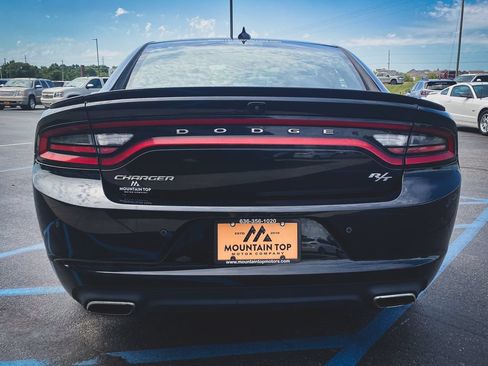Used 2018 Dodge Charger R/T RWD image 10