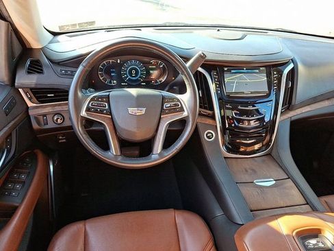 Used 2020 Cadillac Escalade Premium Luxury w/ LPO, Radiant Package image 13