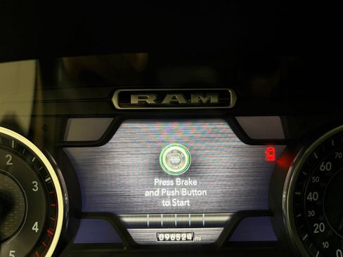 Used 2021 RAM 2500 Laramie w/ Night Edition AWD/4WD image 17