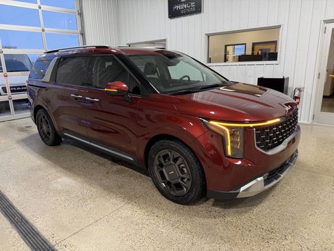 Used 2025 Kia Carnival SX image 10