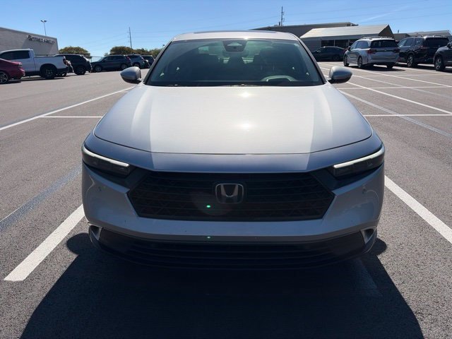 Used 2023 Honda Accord Touring image 2