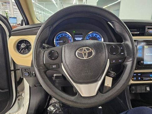 Used 2017 Toyota Corolla LE w/ LE Premium Package image 10