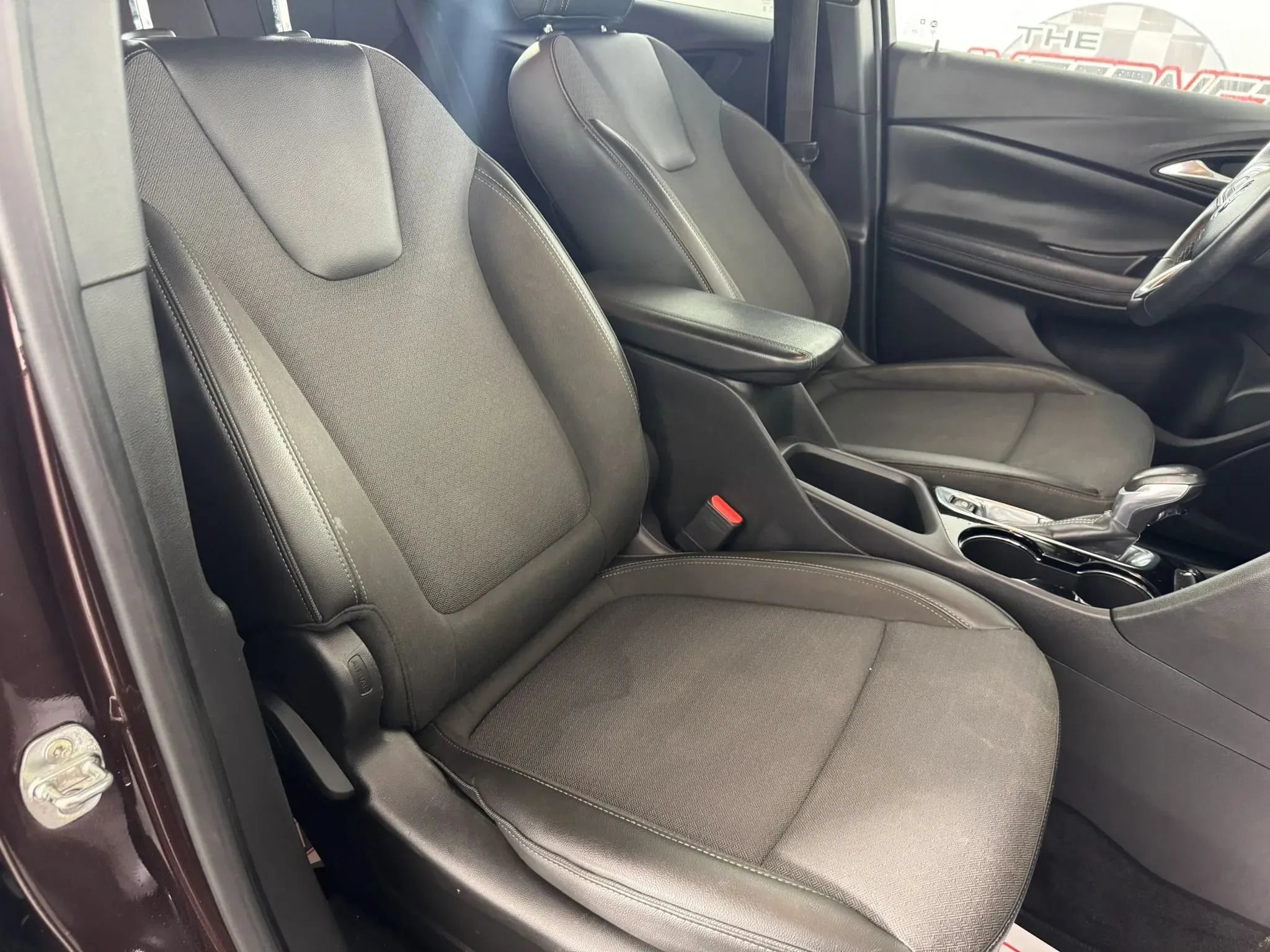 Used 2023 Buick Encore GX Preferred w/ Cold Weather Comfort Package FWD image 33