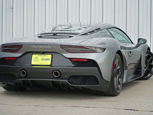 Used 2022 Maserati MC20 Coupe image 3