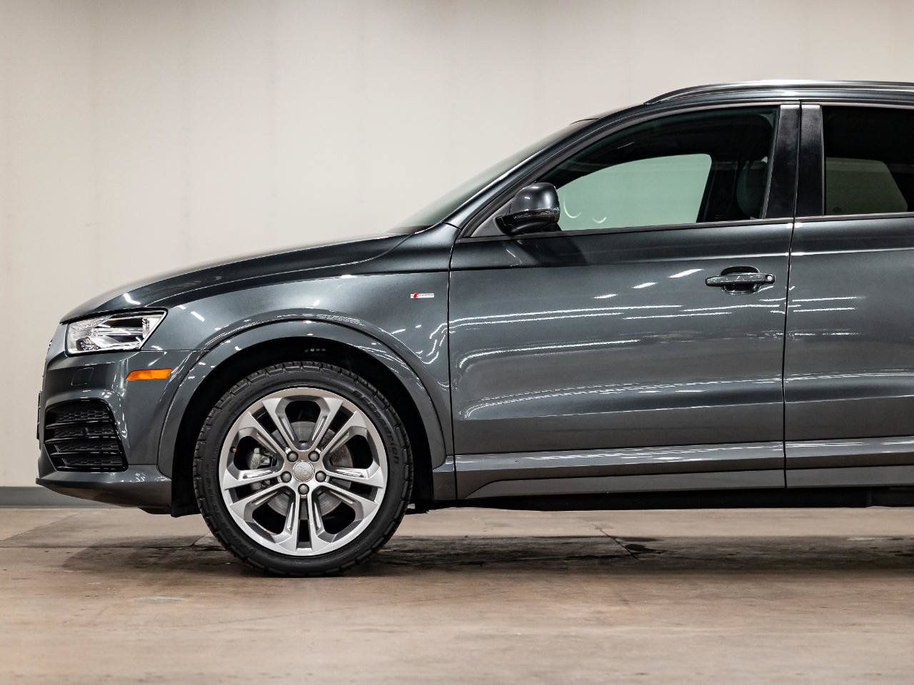Used 2018 Audi Q3 2.0T Premium w/ Convenience Package AWD/4WD image 22