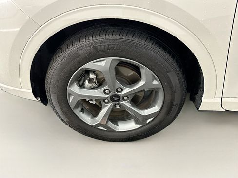 Used 2024 Ford Escape ST-Line w/ Tech Pack #1 AWD/4WD image 11