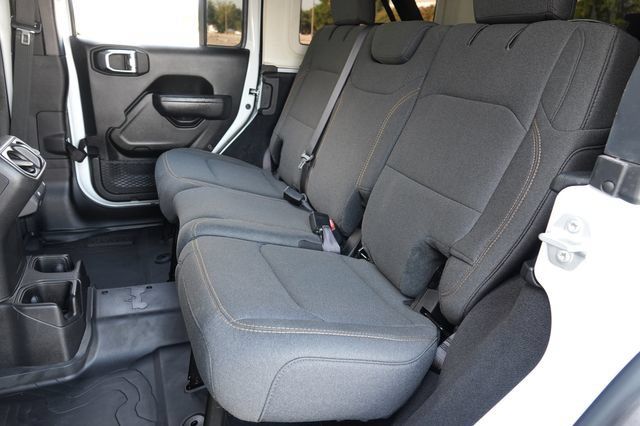 Used 2025 Jeep Wrangler Unlimited Sport AWD/4WD image 16