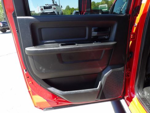 Used 2021 RAM 5500 Tradesman w/ Chrome Appearance Group image 27