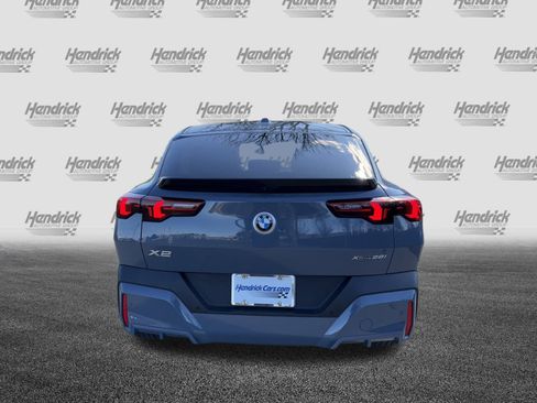 Certified 2025 BMW X2 xDrive28i image 9